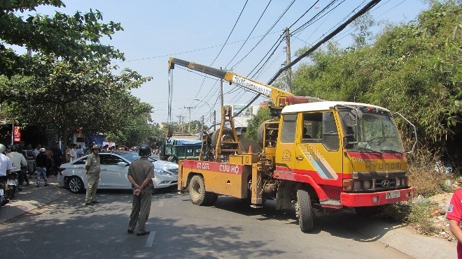 Xế hộp đâm liên hoàn, một người trọng thương - ảnh 1